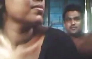 वीडियो चमकदार सुंदरता सौना में दो दोस्तों के लिए दिया जाता है  करीना कपुर की चुत