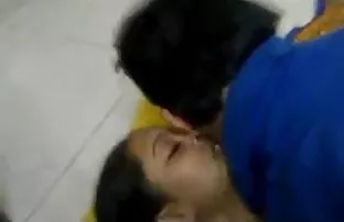 वीडियो बोया उसके खड़े में के बेब बट  वीडियो चाहिए