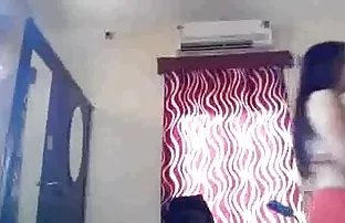 वीडियो थोड़ा जुदा नितंबों और एक गुलाबी गंदगी में एक डिक डाल  hindi sexi vidos