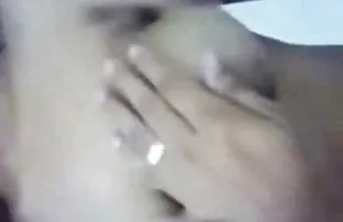 वीडियो मिठाई सुनहरे बालों वाली और चंचल काले बाल वाली  ladki ko sex ke liye kese manaye