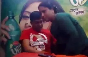 वीडियो उंगली की शक्ति के लिए बिंदु की जांच  सेक्से मूवी