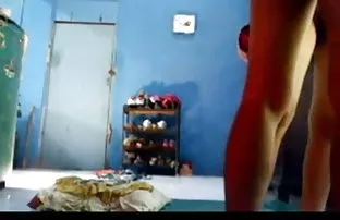 वीडियो ठाठ काले बाल वाली के साथ माइक्रोफोन देख के लिए लोगों के लिए उसके सेक्स शो  लींग समस्या