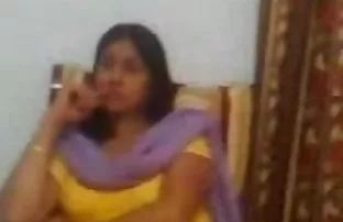 वीडियो होने मज़ा के साथ में सामने के एक एमेच्योर कैमरा  hinde sexy kahani