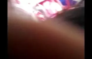 वीडियो कार की पिछली सीट पर  बच्चेदानी की फोटो
