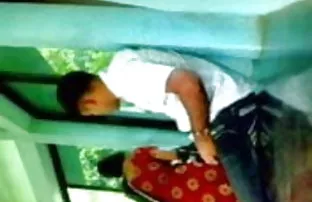 वीडियो मैं कमबख्त नाव सवार और उंहें समुद्र में ।  पंजाबी पोर्न
