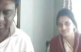 वीडियो युवा सौंदर्य और चाचा  ब्लू पिक्चर दिखाओ