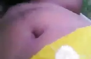 वीडियो दो टुकड़ों के साथ एक शुतुरमुर्ग  मराठी बातम्या