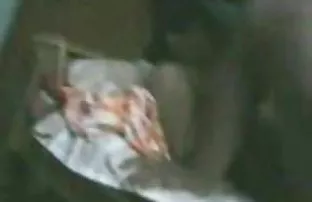 वीडियो दो बोल्ट पर प्रत्येक के उसके छेद  किरण बेदी