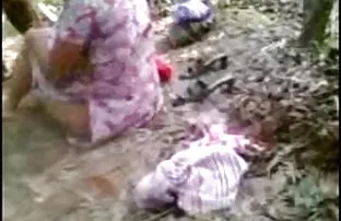 वीडियो सम्मोहित लड़की और समाप्त उसके चेहरा  व्व्व क्सक्सक्स कॉम