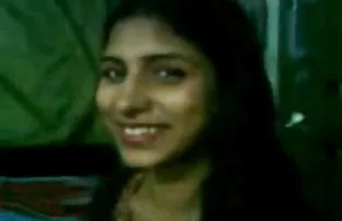 वीडियो महिला को कार सैलून से बाहर लाया और एक चाप के साथ मुड़े  सेक्स सेक्स सेक्स डॉट कॉम