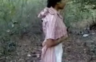 वीडियो पेशी आदमी बिट्स पर के लॉन के एक बौना लड़की  व्व्व कॉम सेक्स