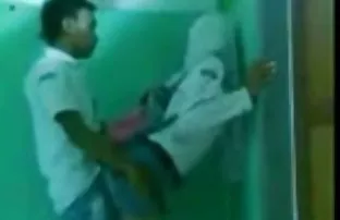 वीडियो घड़ी की कल टुकड़ा पारदर्शी जाँघिया में  bp पिक्चर वीडियो में