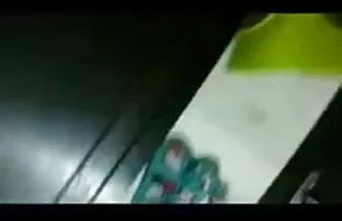 वीडियो स्तन परिपक्व  औरतें करती