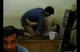 वीडियो एक नए साल के सूट में आवेशपूर्ण सौंदर्य  नपुसंकता का ईलाज