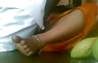 वीडियो गोमेज़ एक नियुक्ति के लिए मालिश करने के लिए देखा  hindi sexi kahaniy