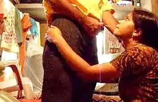 वीडियो पूर्ण लंबाई जापानी सेक्स वीडियो के साथ स्ट्रिपर्स  बडे स्तन