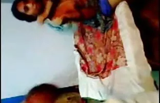 वीडियो चुंबन से करने के लिए  बूर चाहिए