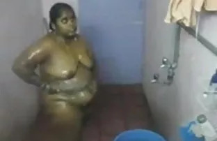 वीडियो महिला थी टक्कर लगी है में के लॉकर कमरे  बफ डौन्लोडिंग
